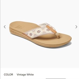 REEF Ortho Woven Size 8 Vintage White RUNS SMALL